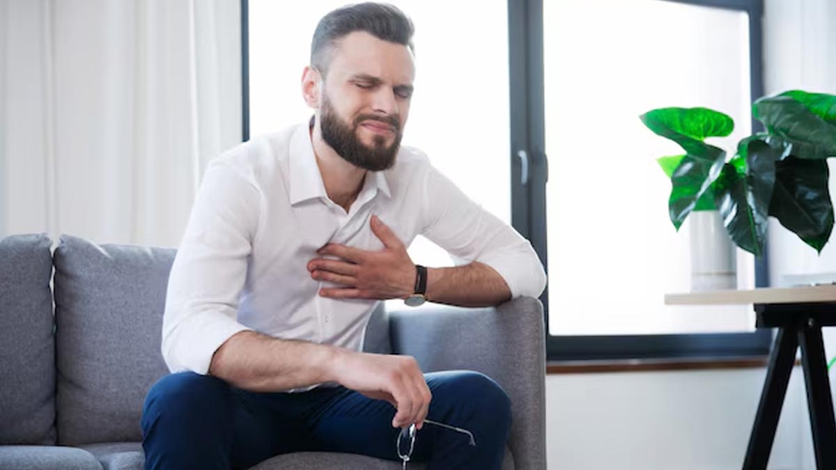 can asthma cause chest pain in