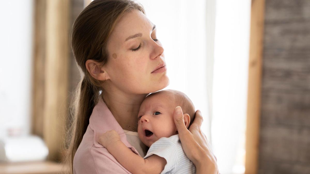 eat these 5 types of laddu for recovery after postpartum in hindi 01 (3)