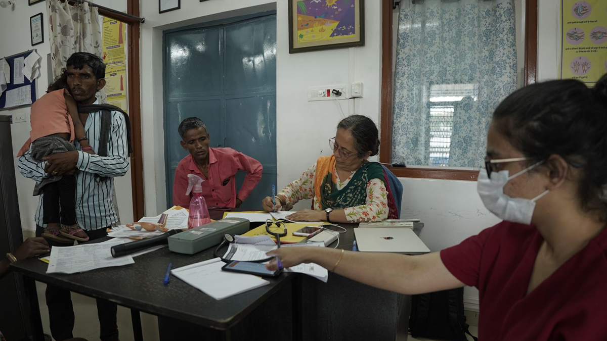 dr sanjana with patients