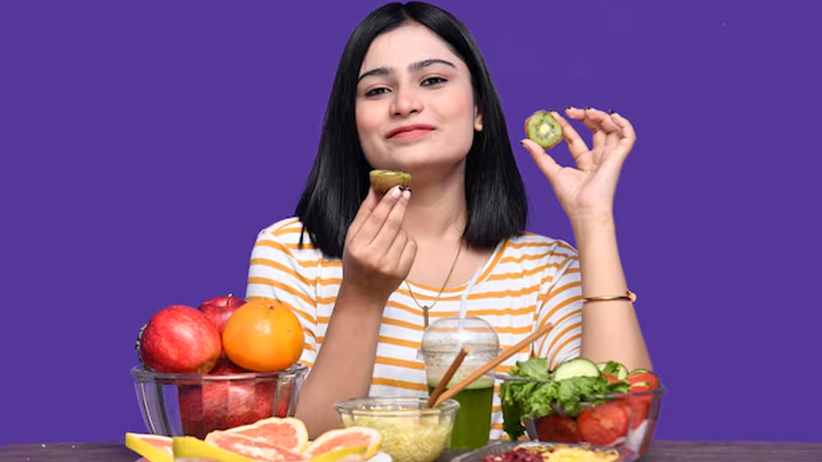 eating-fruits-in-sawan-fast