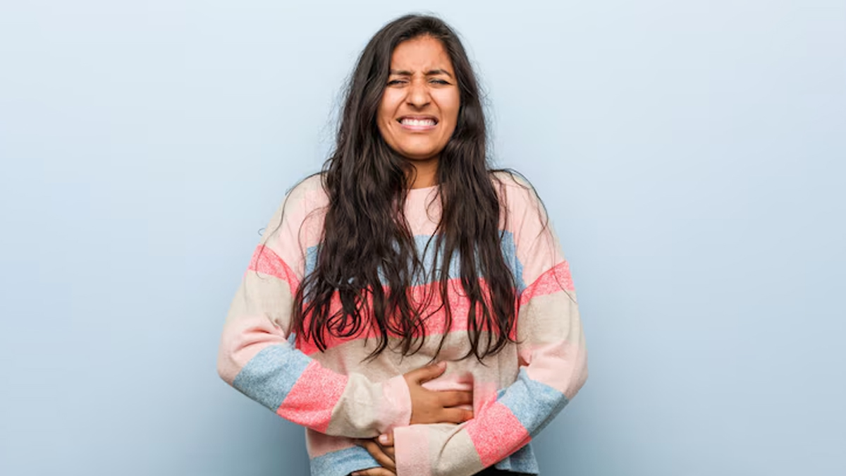 stomach swelling causes in