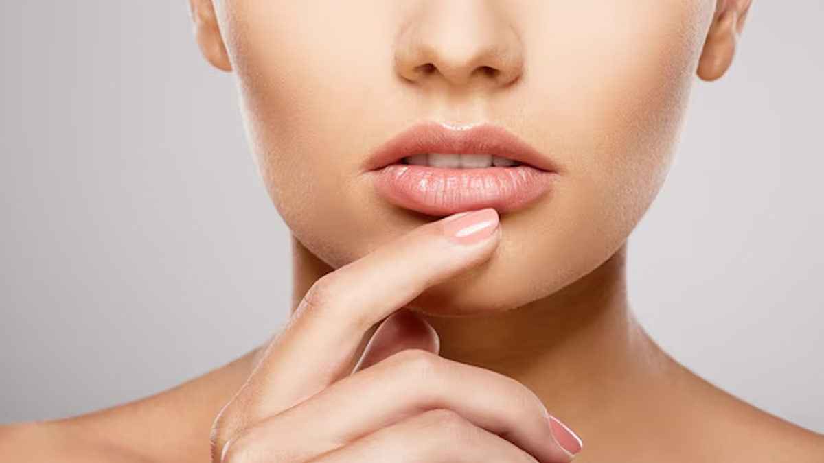 rosehip oil benefits for lips in
