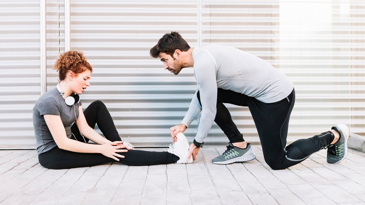 Why walking and sitting correctly is important for your body in Hindi
