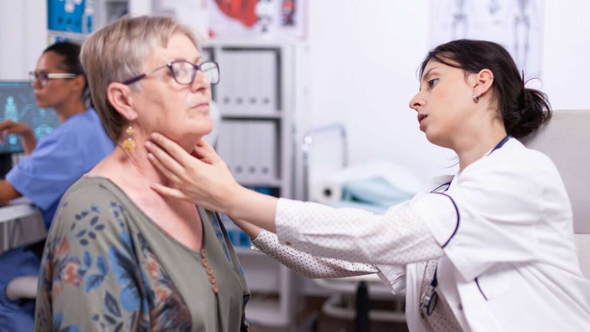 थाइरॉइड क्या होता है और ये बीमारी क्यों होती है | Thyroid Disease Causes Symptoms and Prevention | thyroid kya hota hai | thyroid kya nahi khana chahiye World-Thyroid-Day-inside