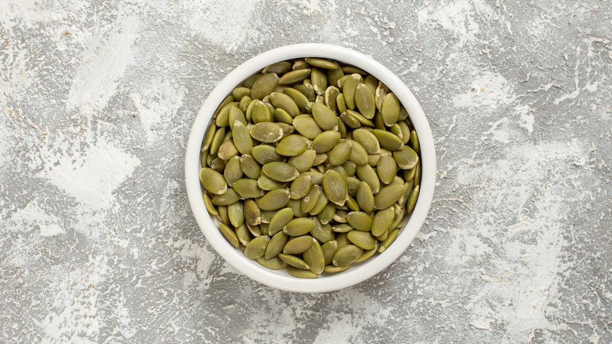 how-to-eat-pumpkin-seeds-with-milk-inside