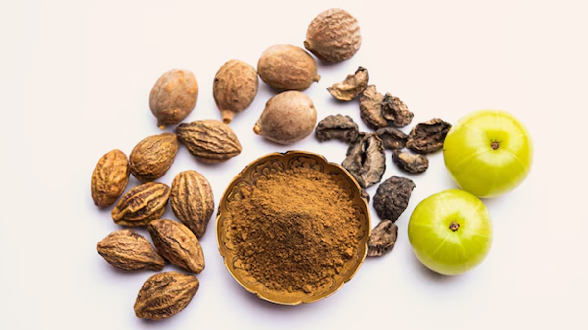 triphala ko gud ke sath khane ke fayde