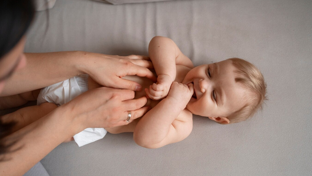 Colic baby massage