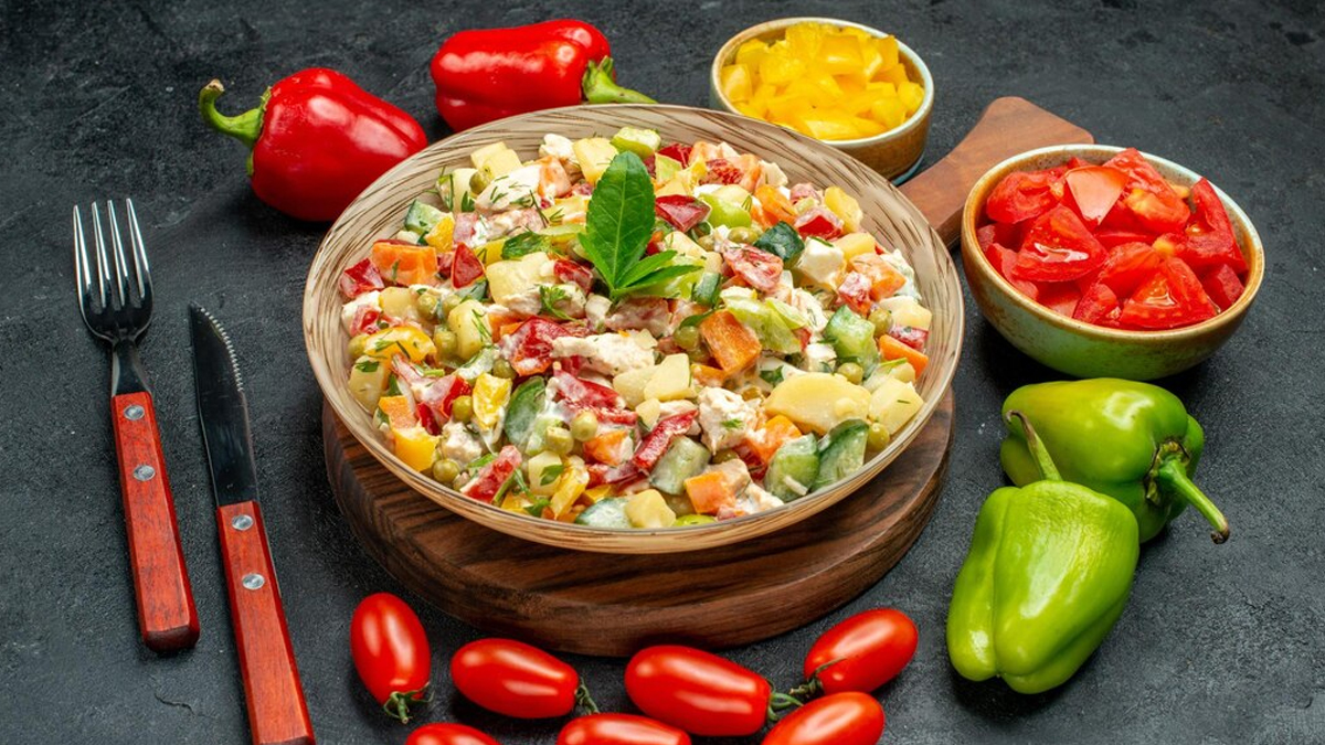 ड‍िनर सलाद में क्या खाना चाहिए? एक्‍सपर्ट से जानें 5 हेल्‍दी व‍िकल्‍प