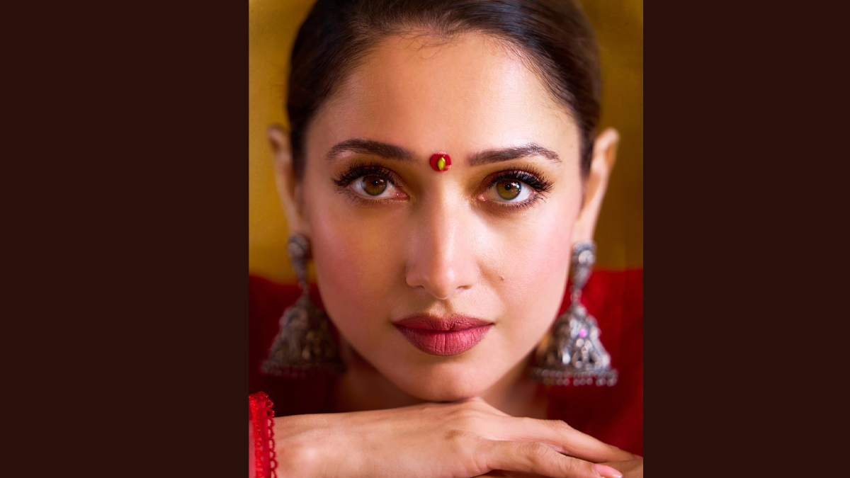 Tamannaah-Bhatia-saliva-hack-inside