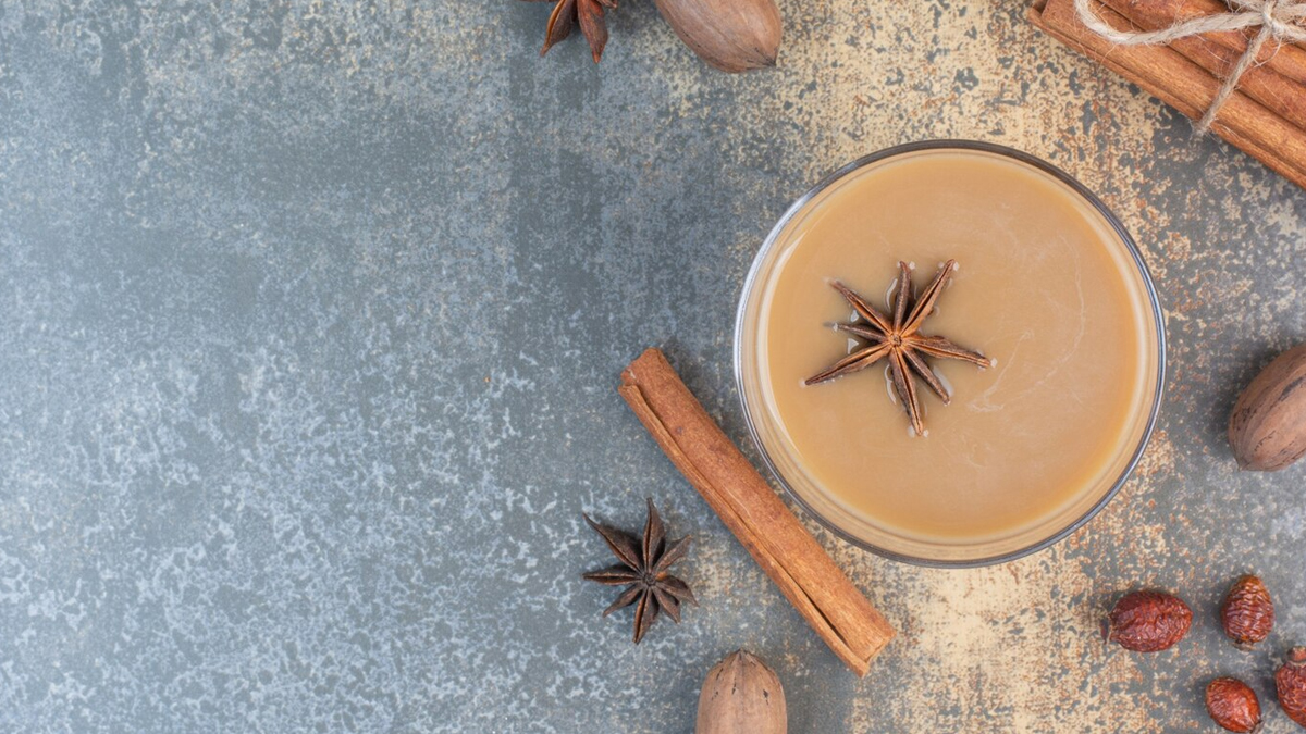 benefits of drinking cinnamon and mishri milk in monsoon in hindi 01