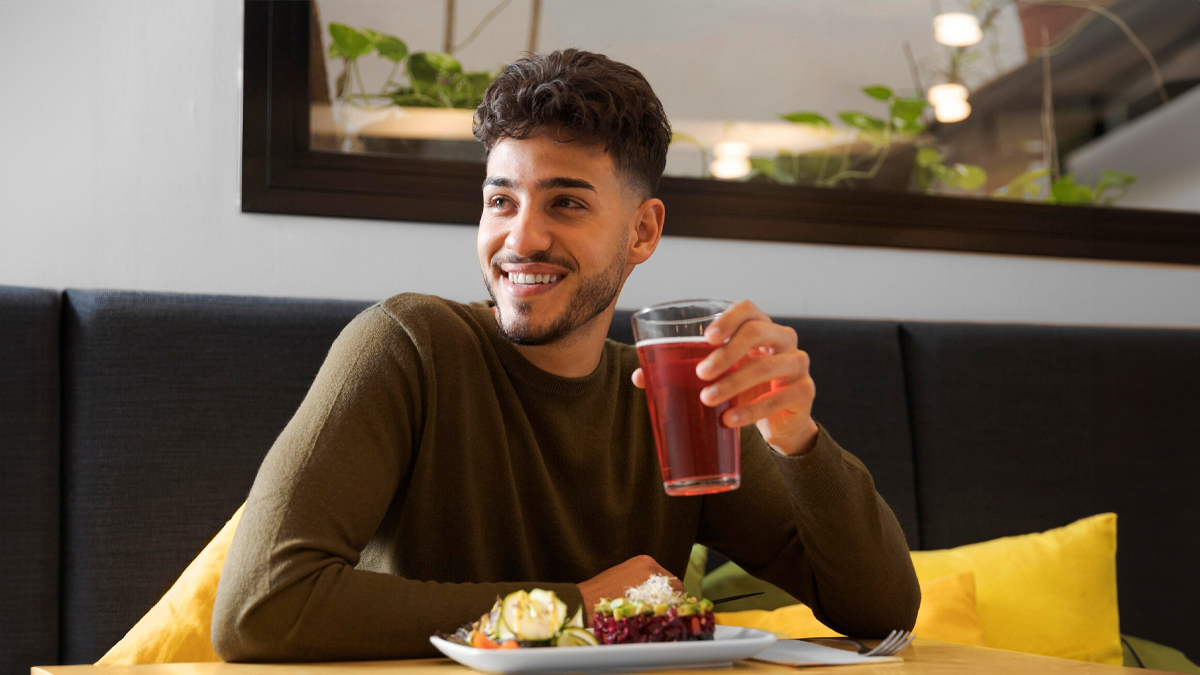 खाने के साथ कोल्‍ड ड्र‍िंक पीना पसंद है? जानें सेहत के ल‍िए इस आदत के खतरे