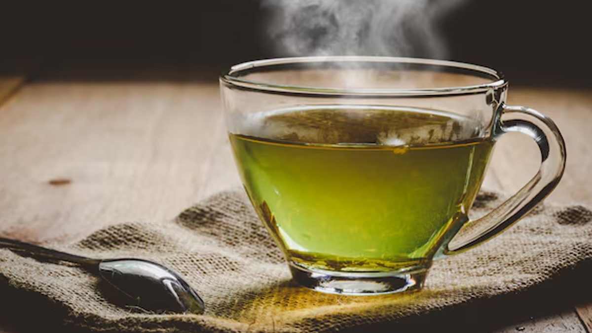 ग्रीन टी पीने से घटेगा कोलेस्ट्रॉल और बढ़ेगी दिल की सेहत, एक्सपर्ट से जानें फायदे
