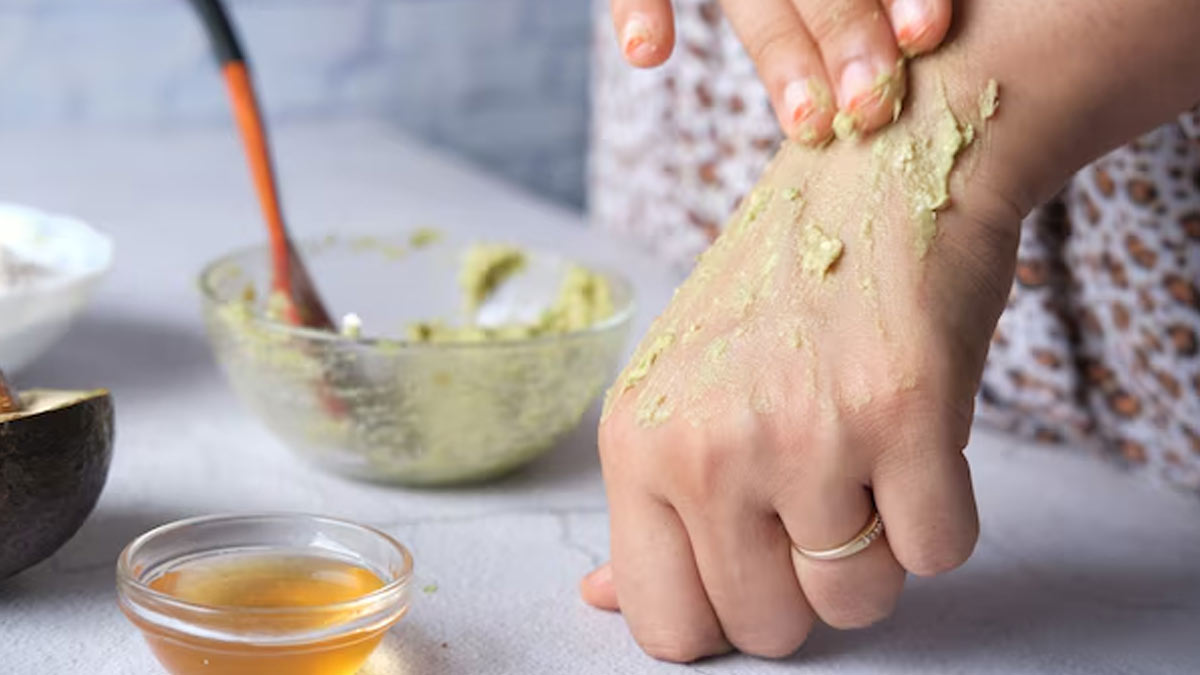 rice water with multani mitti for face