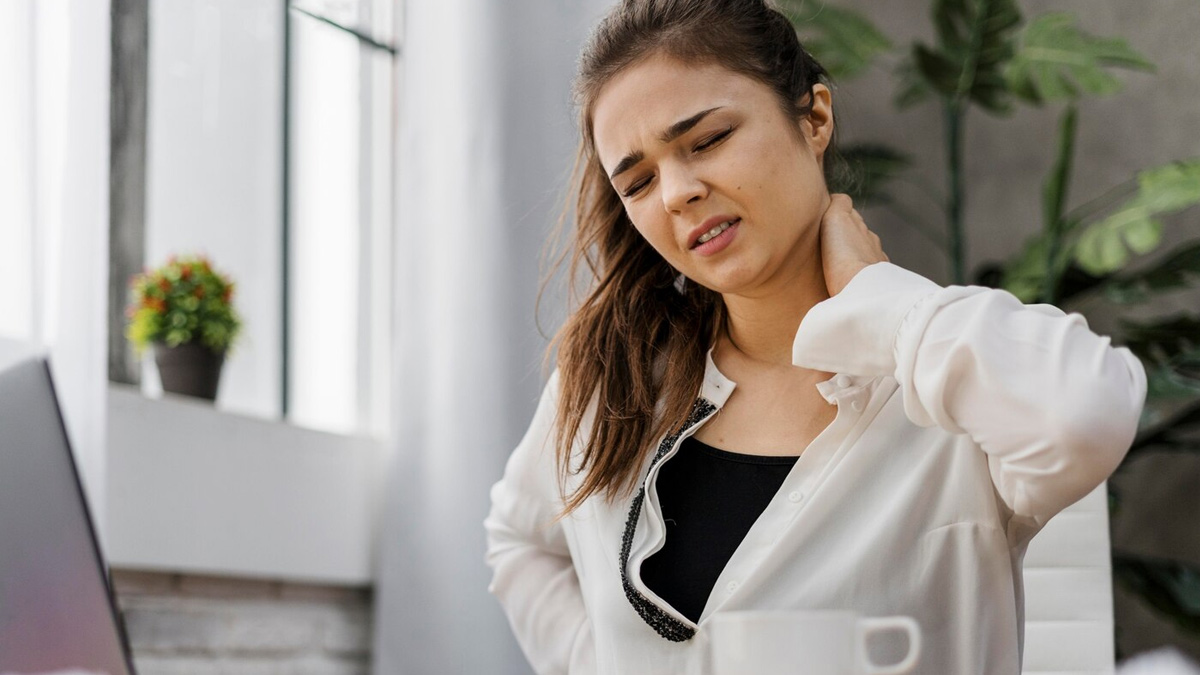 should you be worried about left shoulder and arm pain 1 (5)