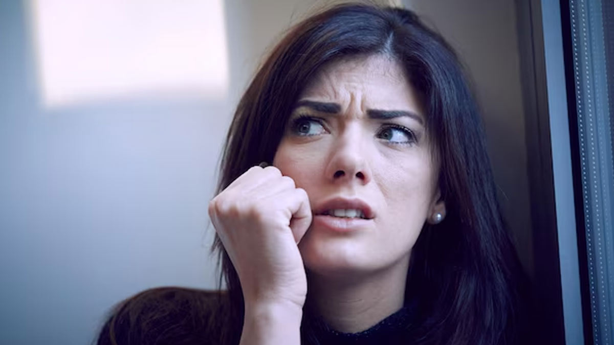 Does crying help clean eyes