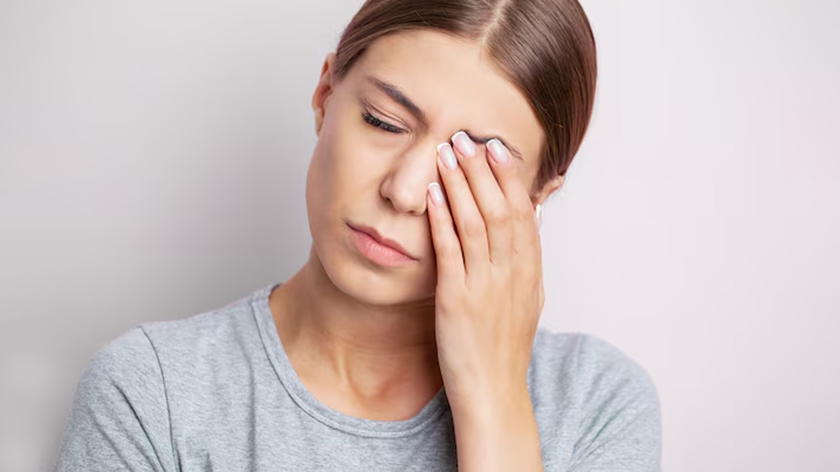 eye_nerve_compression_causes_symptoms