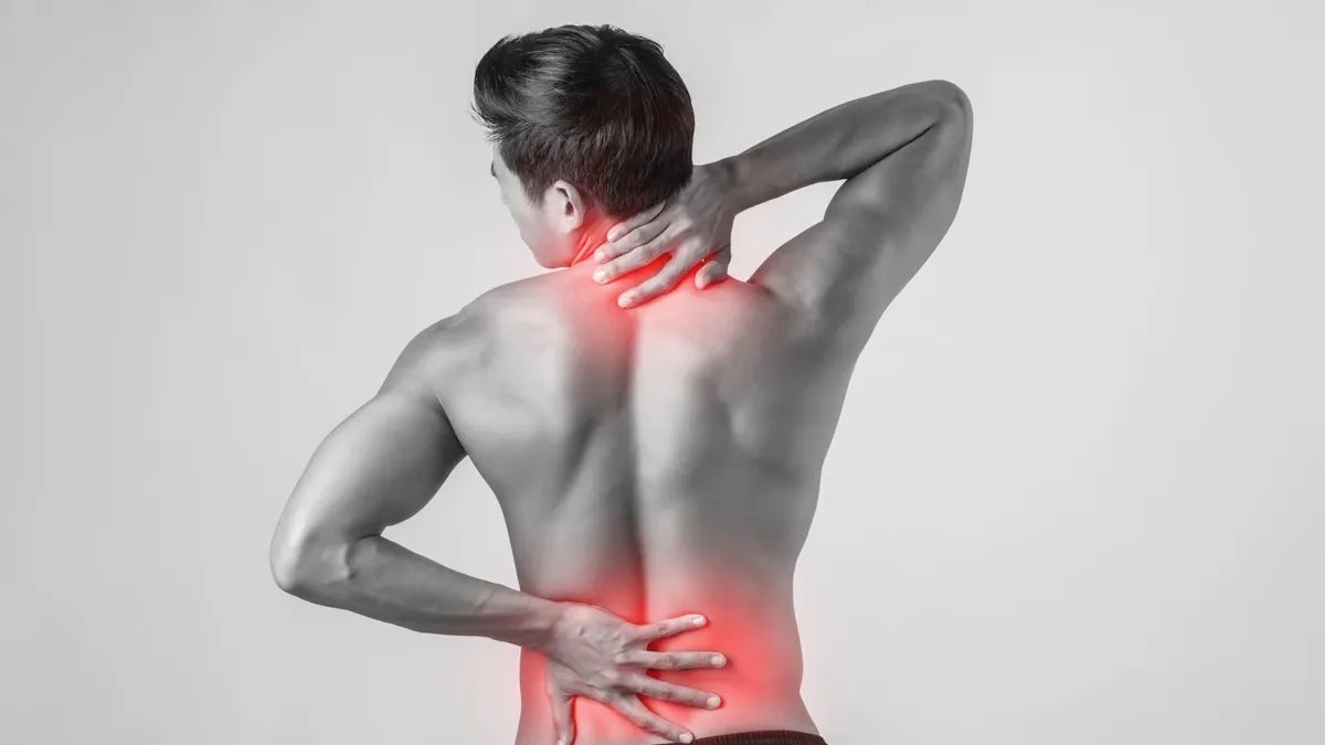 स्लिप डिस्क से जुड़ी हैं ये 5 गंभीर समस्याएं, भूलकर भी न करें इग्नोर

