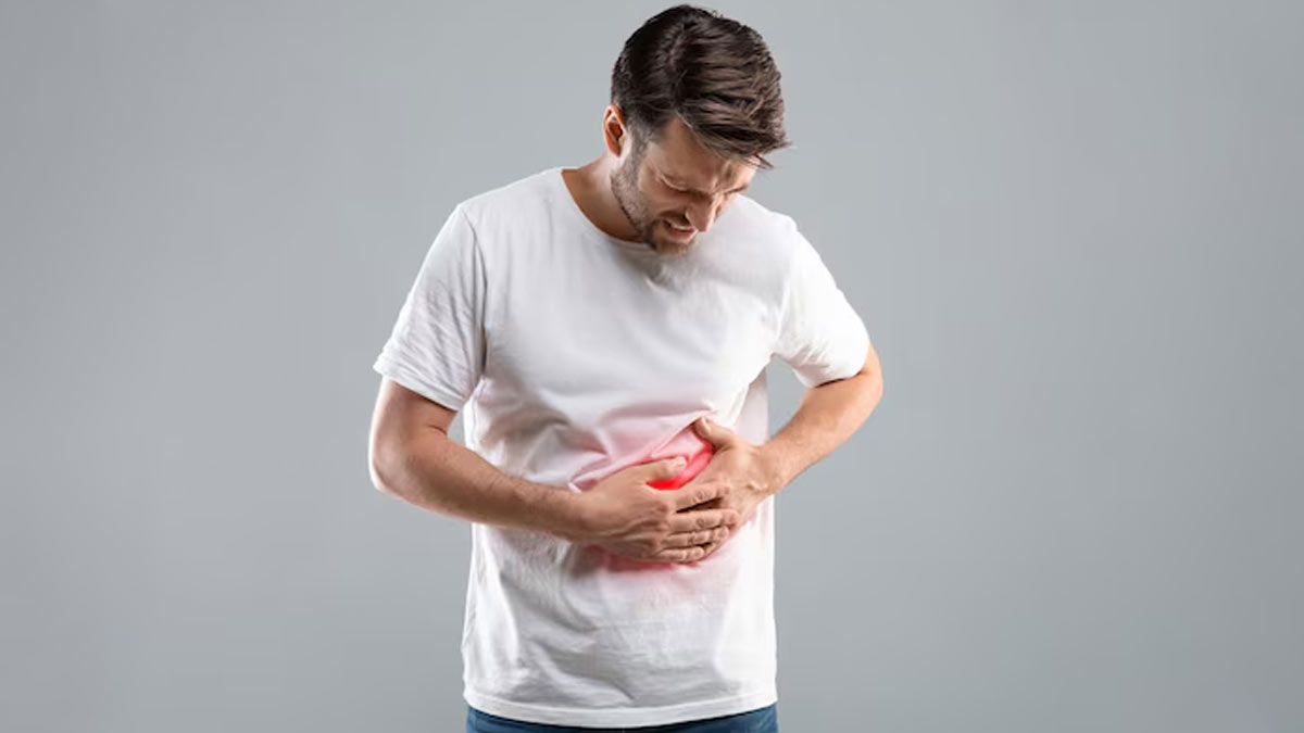 लिवर सिरोसिस में पानी कितना पीना चाहिए? डॉक्टर से जानें, कब कितना और कौन सा पानी पिएं