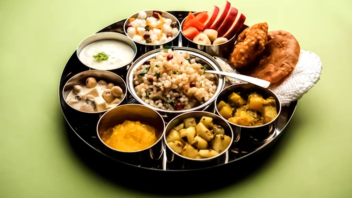 Navratri 2025: बिना नमक क्या प्रेग्नेंट महिलाएं रख सकती हैं फलहारी व्रत? जानें डॉक्टर की राय