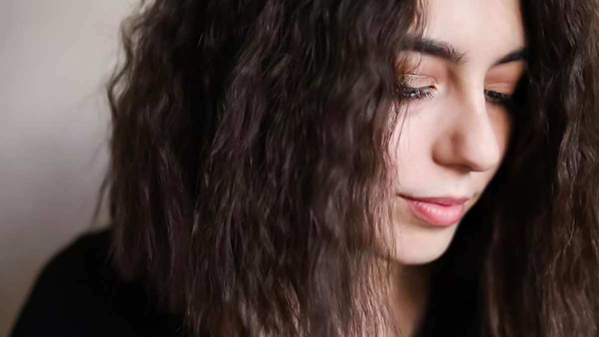 क्‍या डिलीवरी के बाद हेयर टेक्सचर बदल सकता है? जानें एक्‍सपर्ट की राय