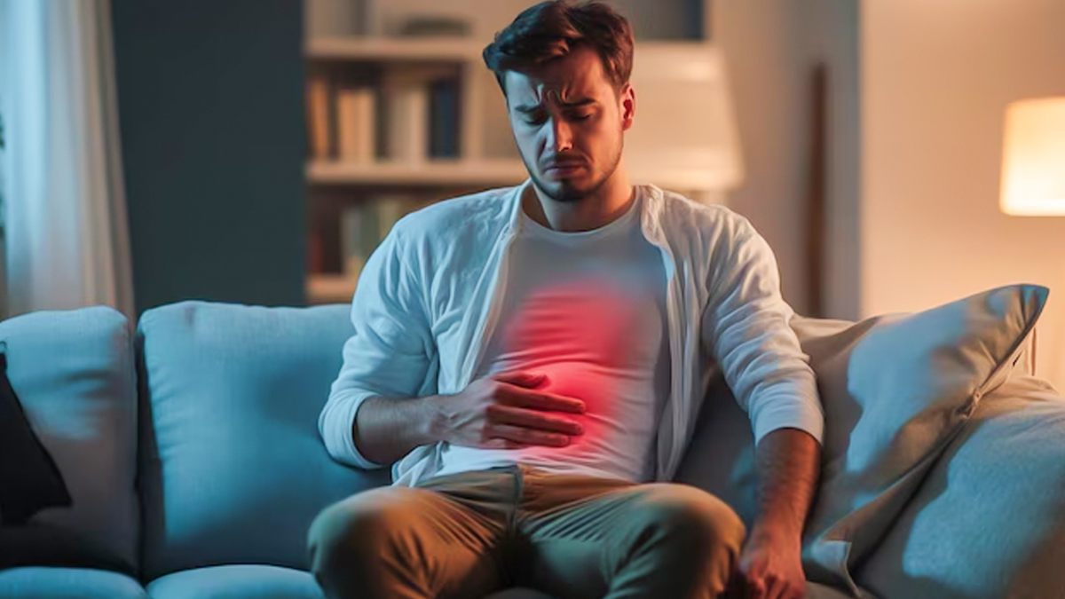 difference between heartburn and ulcer