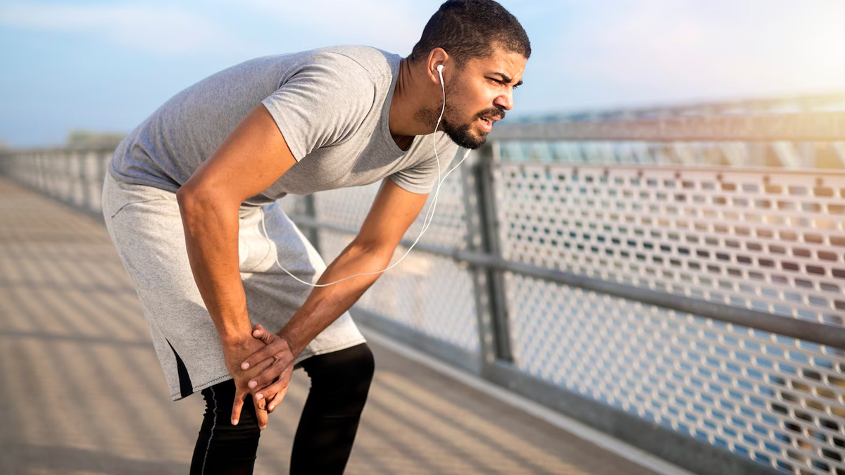 can low b12 make your joints hurt in hindi 1