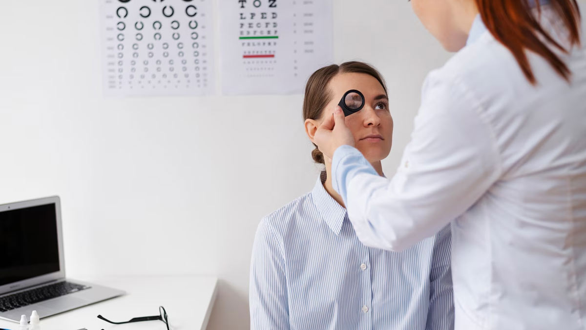 bp cause eye problems in hindi expert