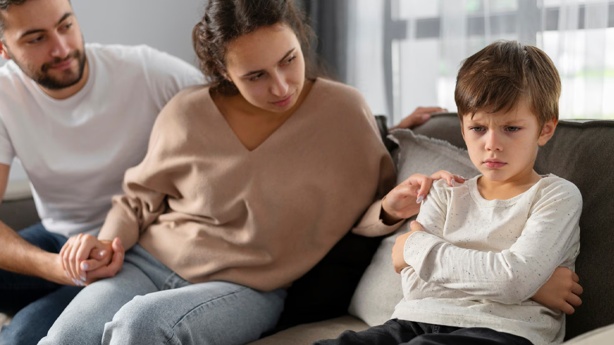 parenting tips so that child does not misbehave publicly 01 (9)