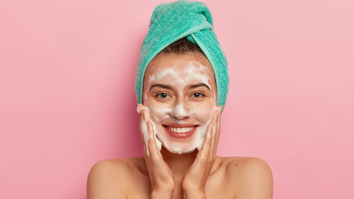 Is-it-okay-to-use-body-wash-on-face-inside