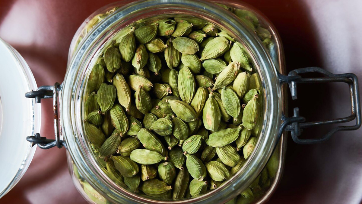 benefits-of-elaichi-for-gut-health