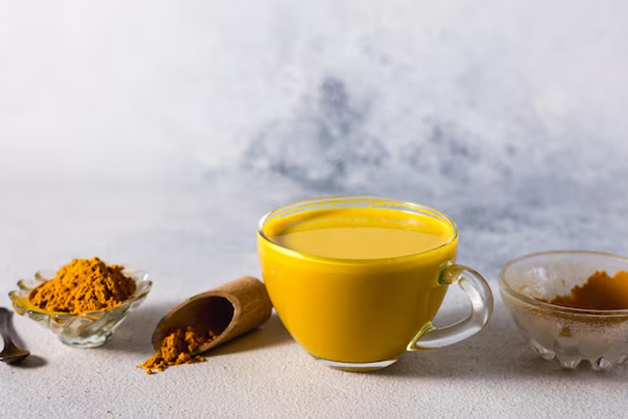 benefits of drinking tulsi and turmeric tea in hindi 1