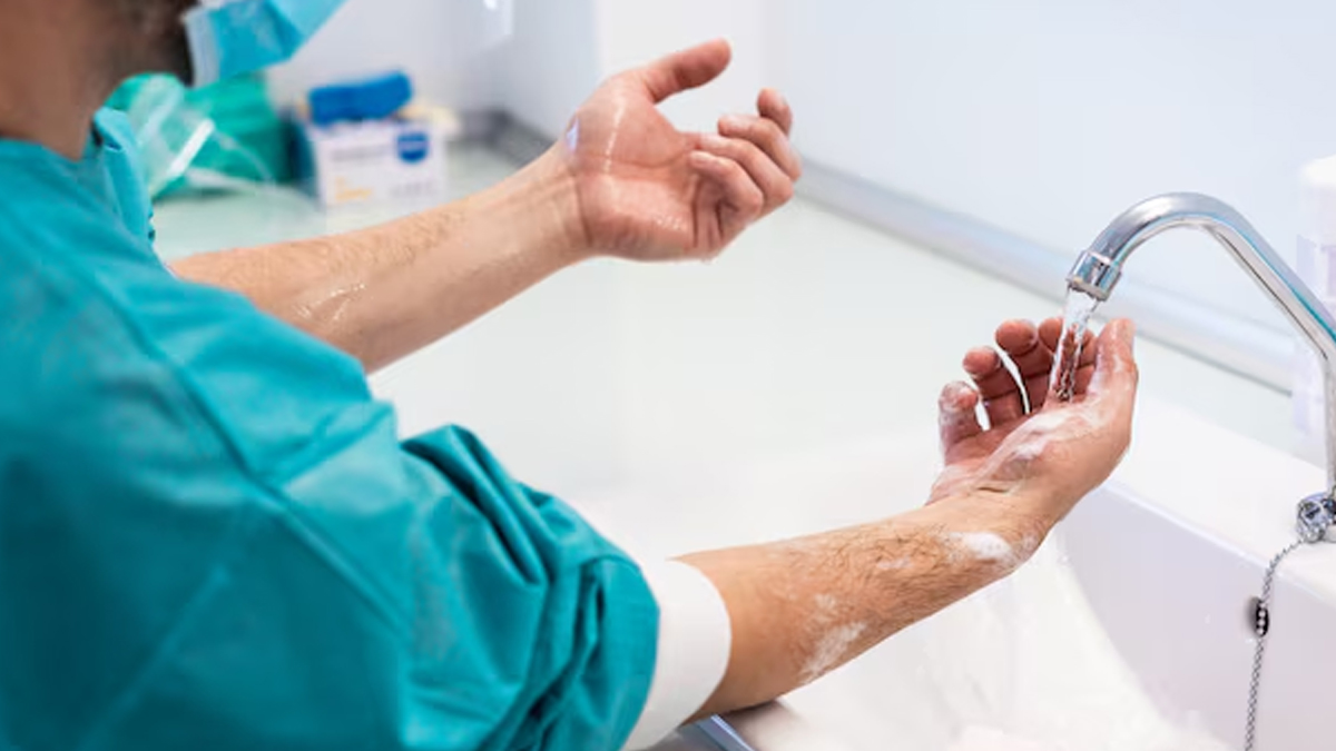 reason of heart surgeons wash hands for one minute in hindi doctor
