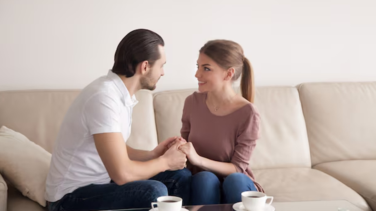 डिलीवरी के बाद कम हो जाती है सेक्सुअल इच्छा, बढ़ाने के लिए अपनाएं डॉक्टर के बताए ये 5 टिप्स
