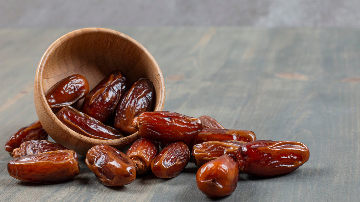 Evening Snacks में वर्किंग वुमन को क्यों खाना चाहिए खजूर? खुद डॉक्टर ने बताए हैं फायदे