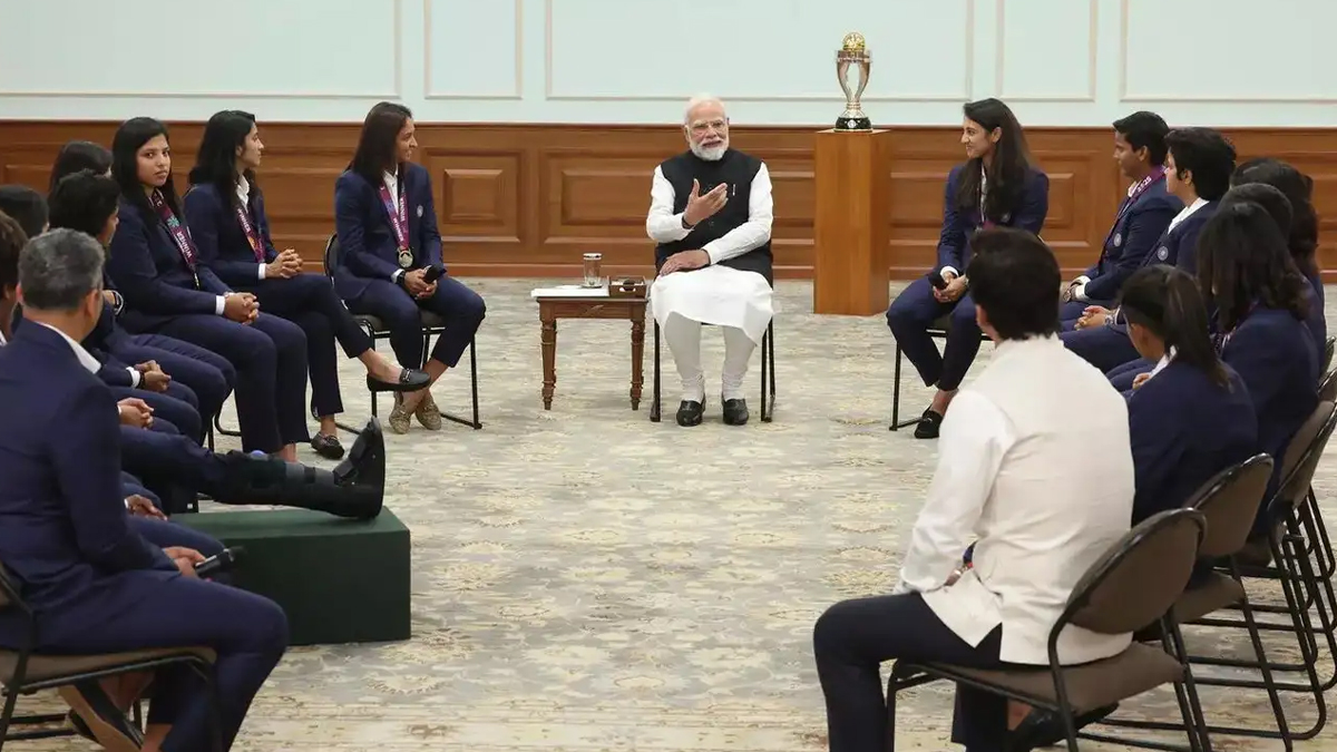PM modi meet india cricket team