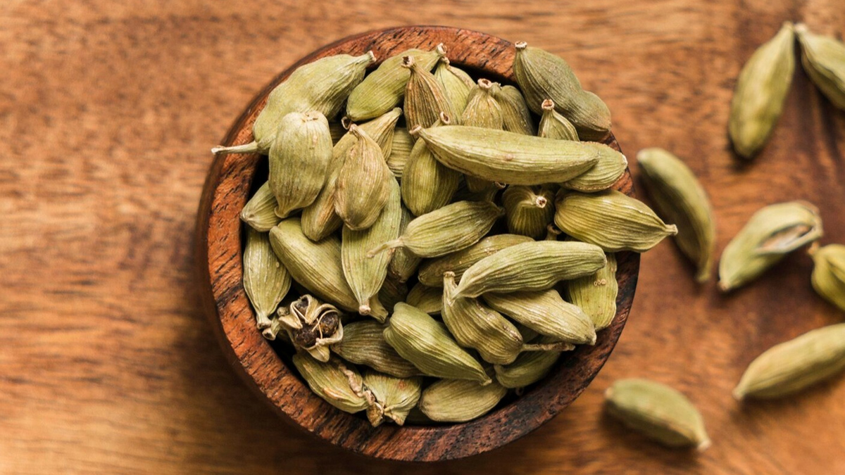 benefits of consuming elaichi and ajwain together in hindi 1