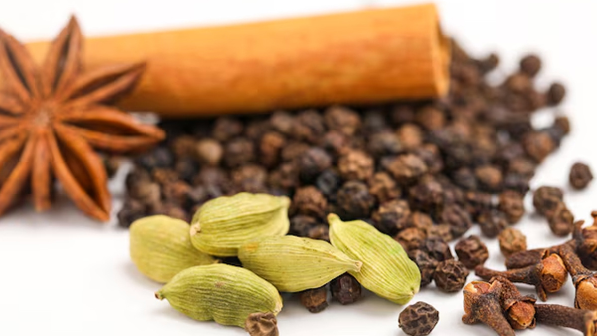 benefits of cardamom cloves and black pepper in hindi 1