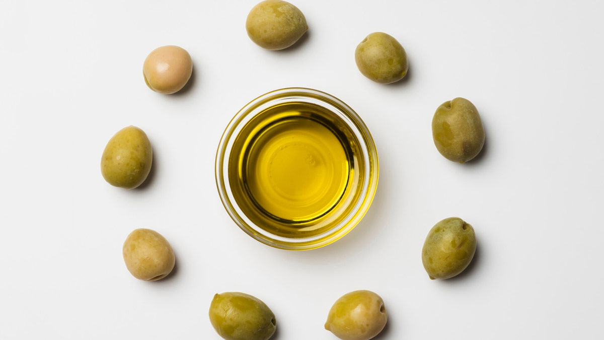 use and benefits of honey and olive oil to lock in moisture in your scalp in winter in hindi 1