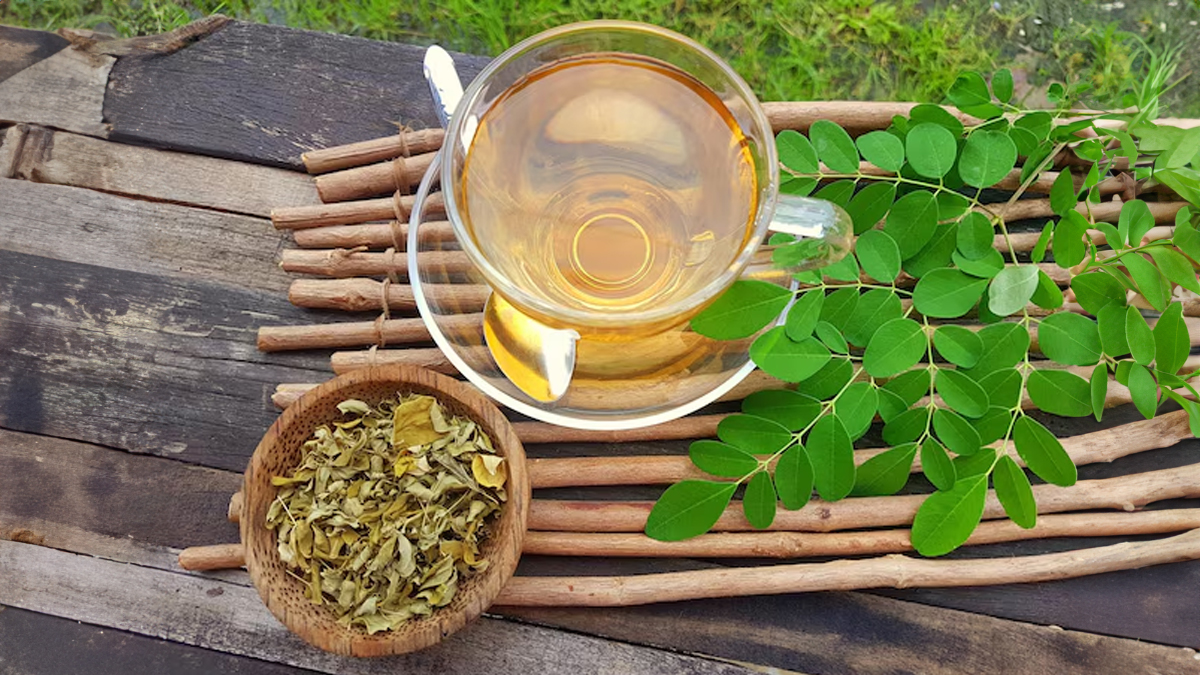मोरिंगा हिबिस्कस टी: सर्दियों में कोलेस्ट्रॉल कंट्रोल करने के लिए पिएं ये चाय, जोड़ों की सूजन कम करने में भी मददगार