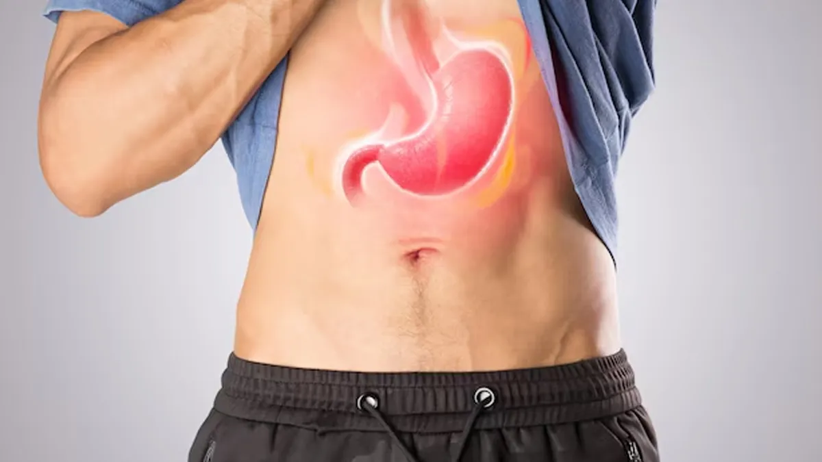 एसिडिटी की तरह महसूस होता है ब्रोंकाइटिस का ये लक्षण, बनता है सीने में जलन का कारण