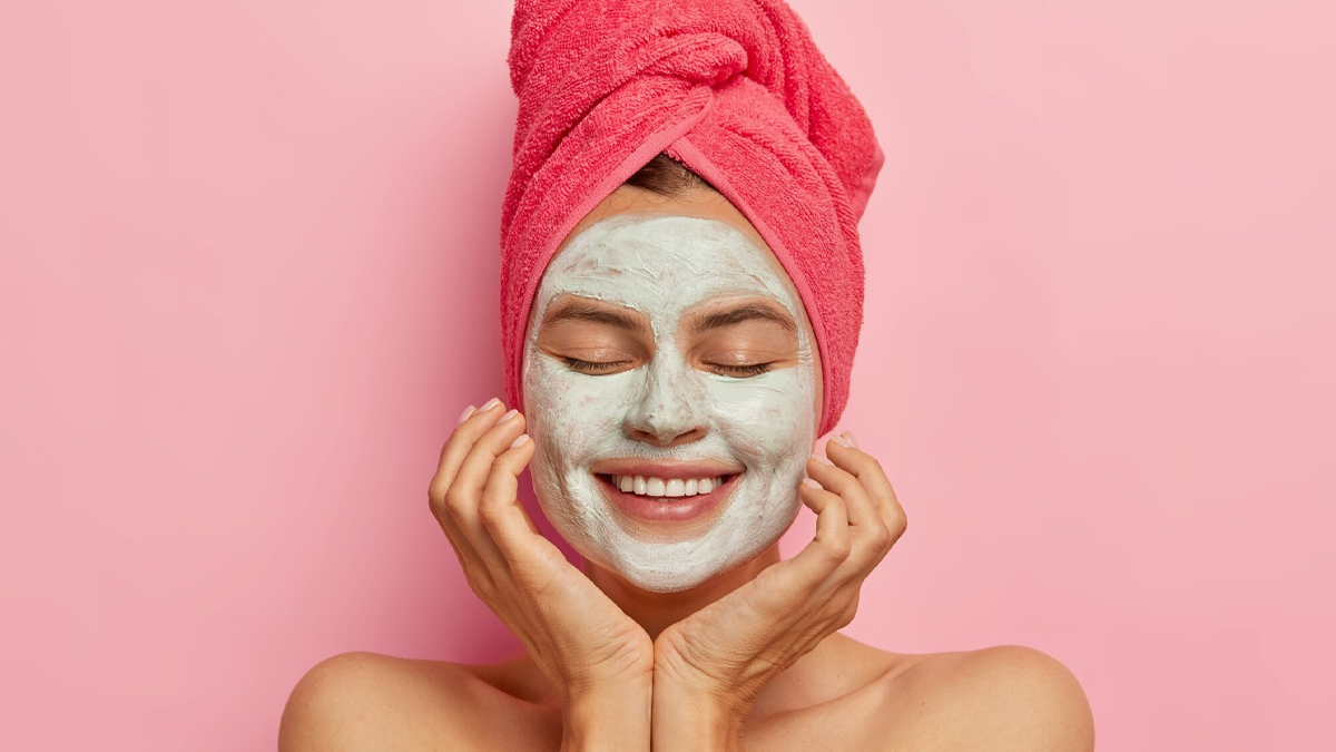 सर्दियों में चमकेगा आपका चेहरा बस लगाएं इन 3 चीजों से बना देसी फेस पैक, लोग पूछेंगे आपकी इस निखार का राज