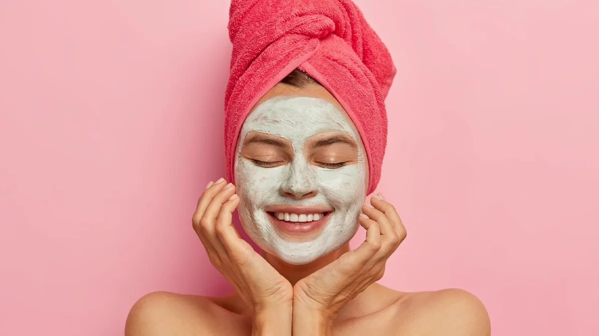 सर्दियों में चमकेगा आपका चेहरा बस लगाएं इन 3 चीजों से बना देसी फेस पैक, लोग पूछेंगे आपकी इस निखार का राज