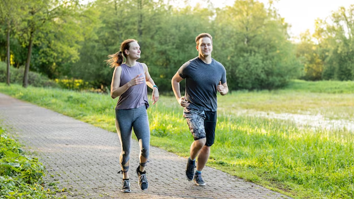 walking or jogging which is better for your heart 1 (8)