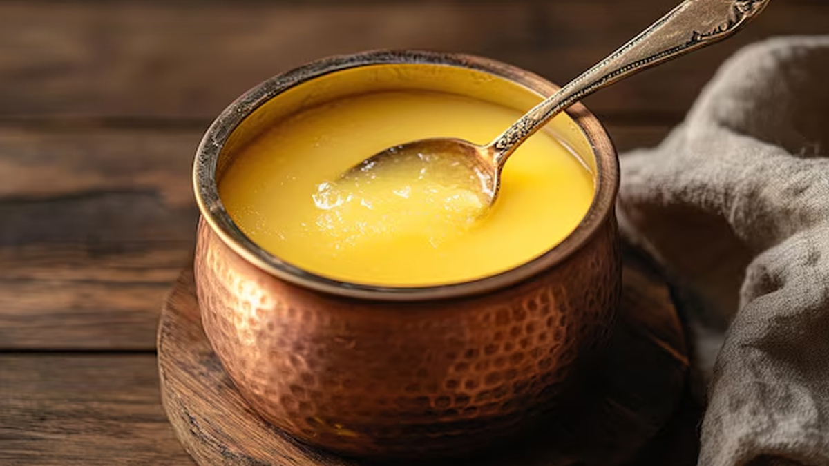 applying ghee on lips during winter 01 (9)