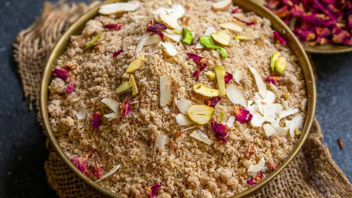 benefits of jaggery panjiri in winters in hindi 01 (5)