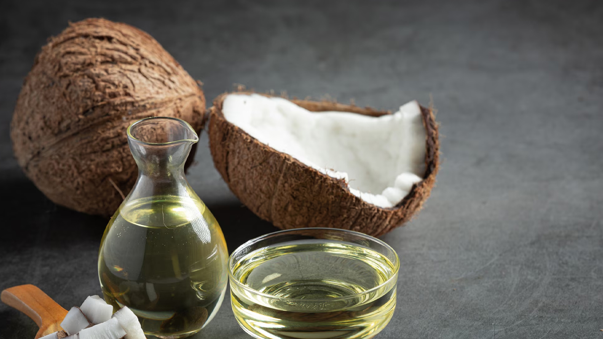 should coconut oil be applied before a bath  01 (11)