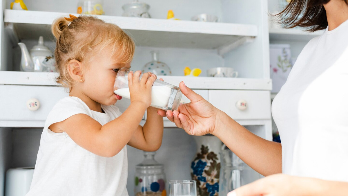 Is it ok to force children to drink milk