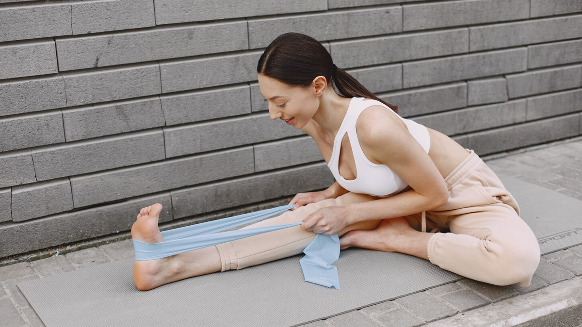 calf-stretch-with-towel