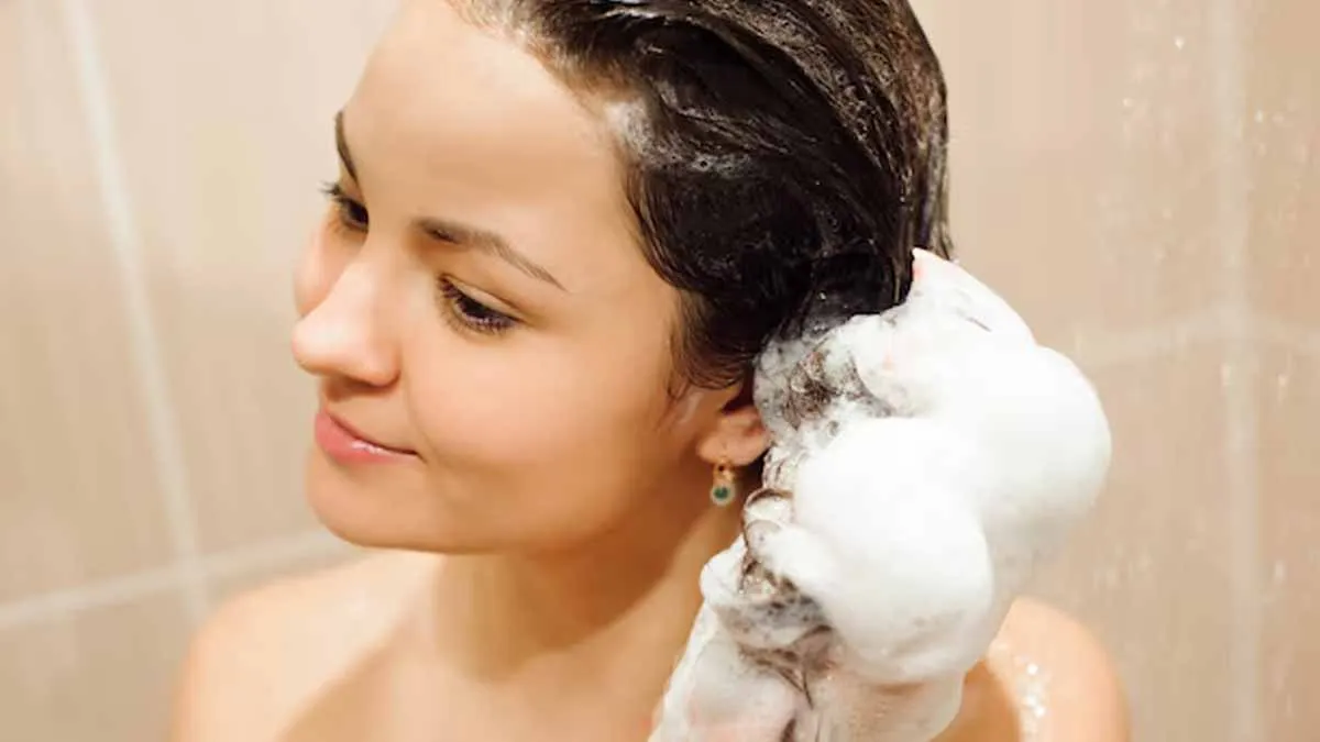 is-it-okay-to-wash-hair-daily