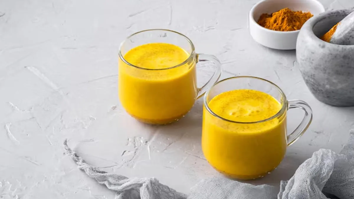 turmeric-milk-with-ghee-inside